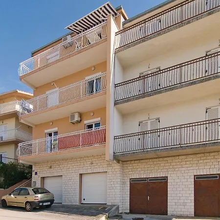 Lea Lägenhet Podstrana